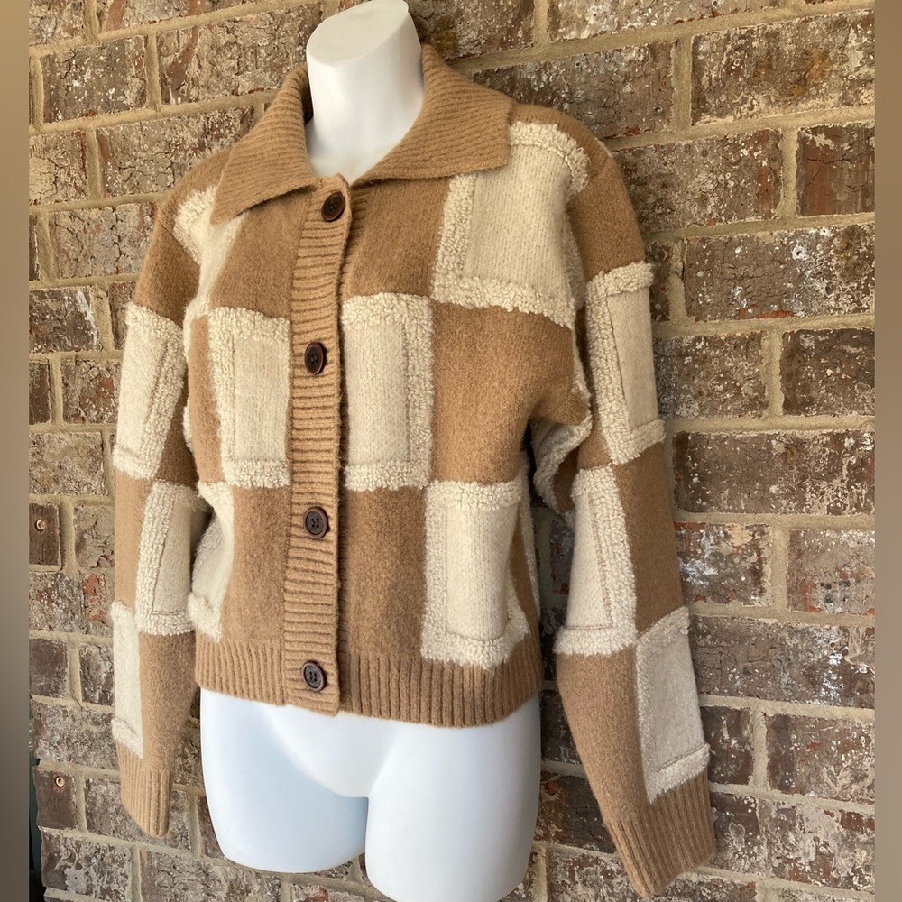 Lush Checkered Cardigan Cream Camel Size Small New With Tags - Picture 3 of 10